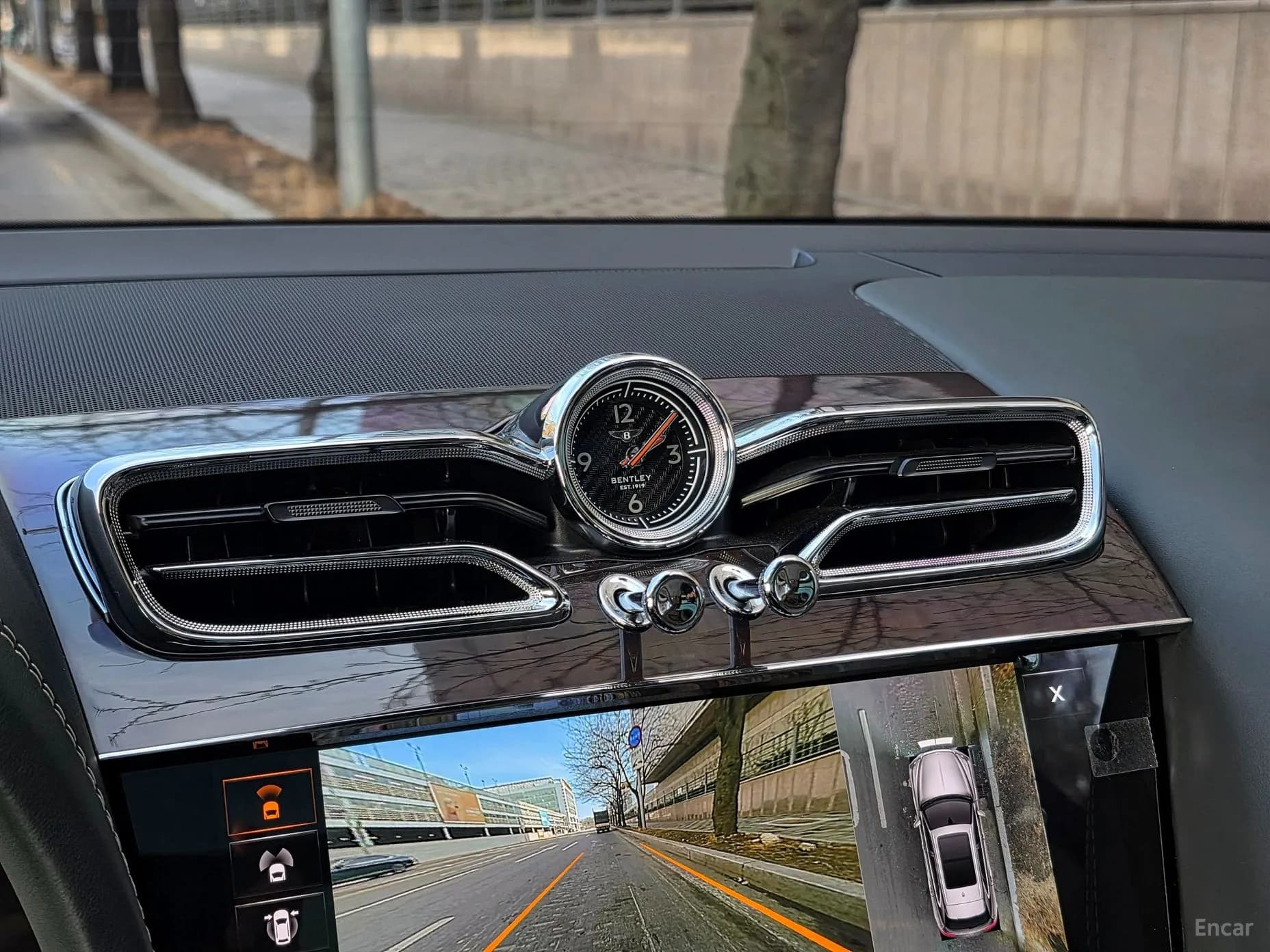 Bentayga