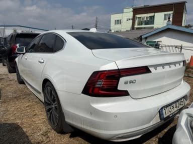 S90