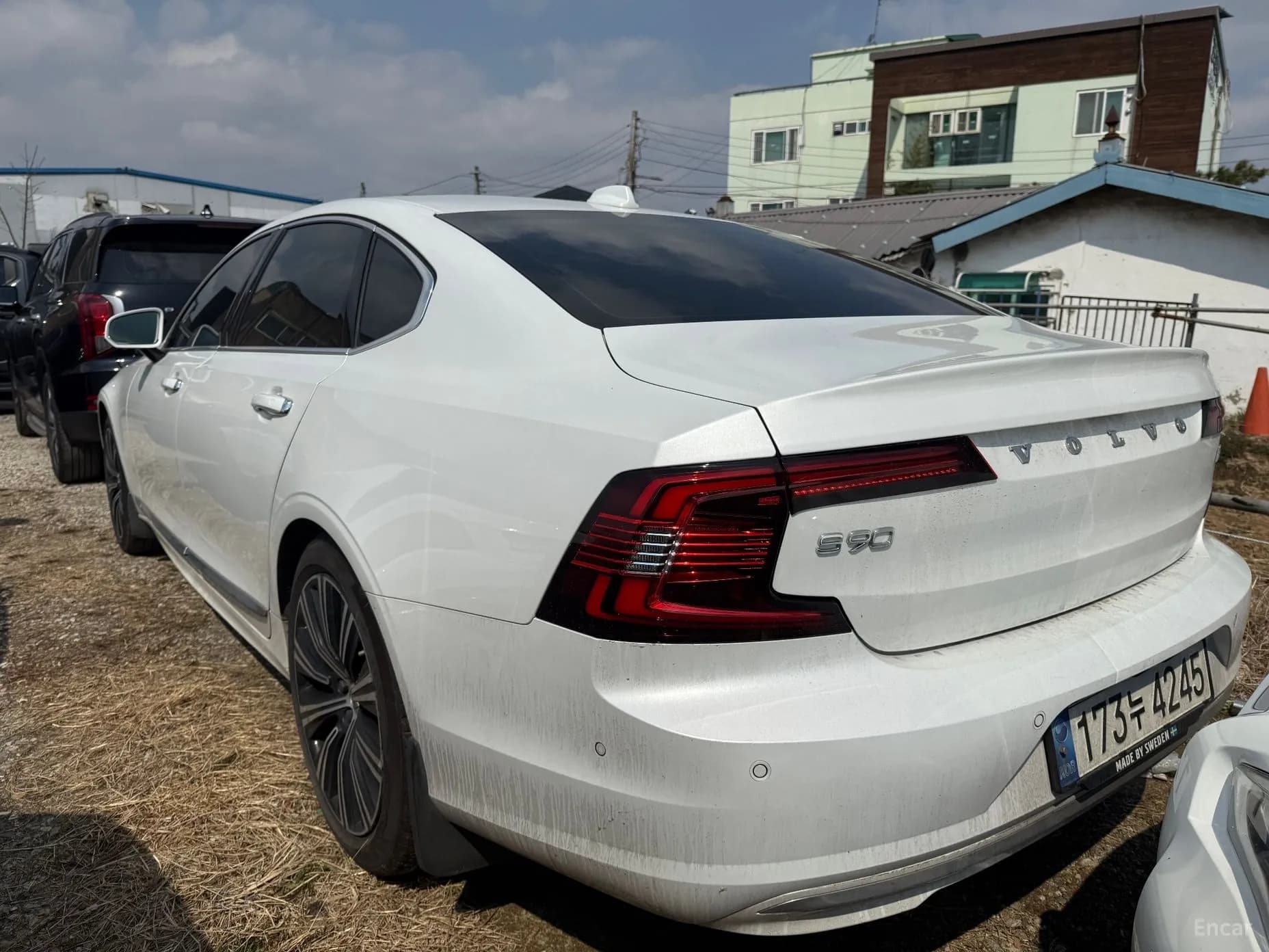 S90