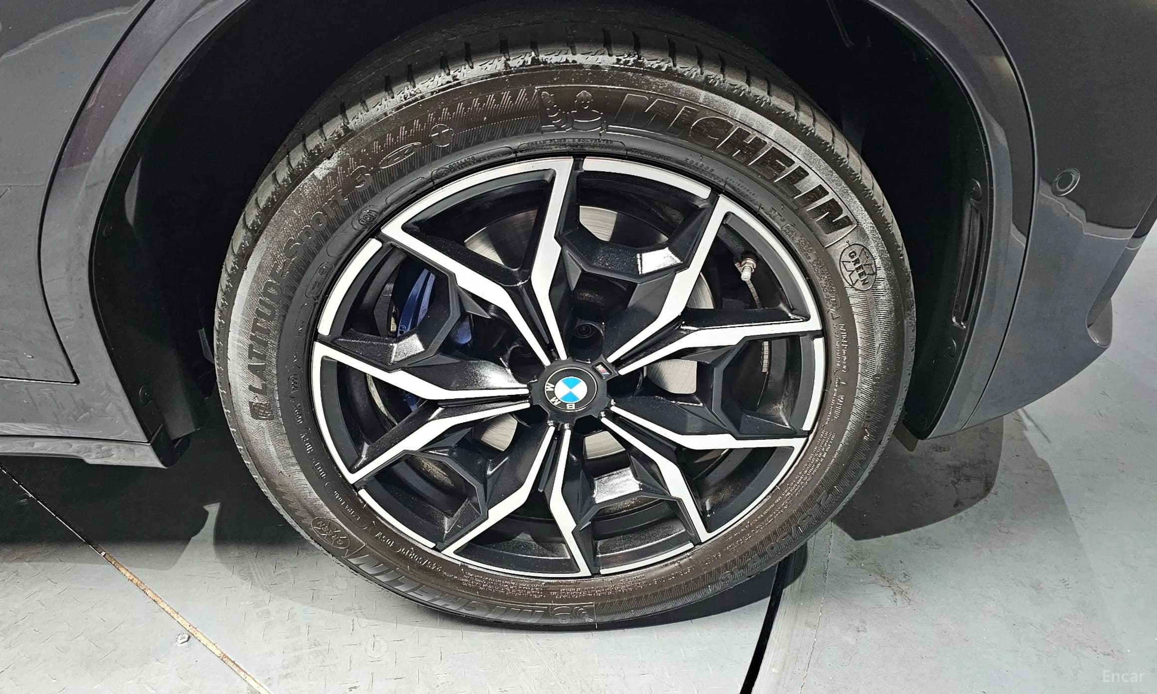 X4 (G02)