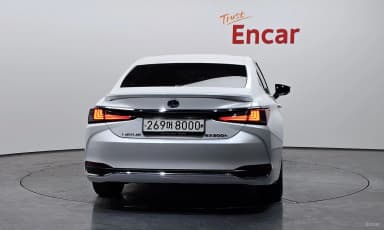 ES300h 7th Generation