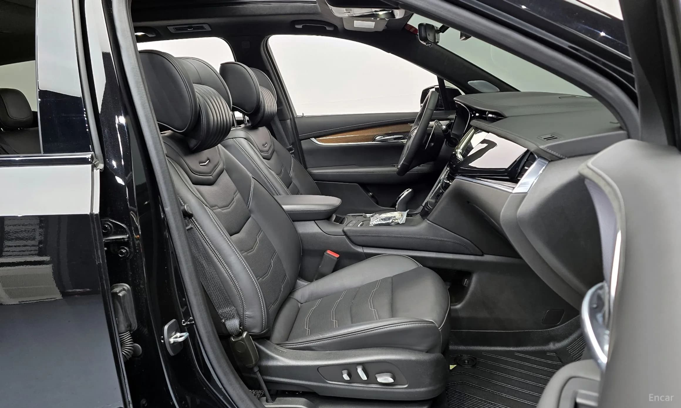XT6