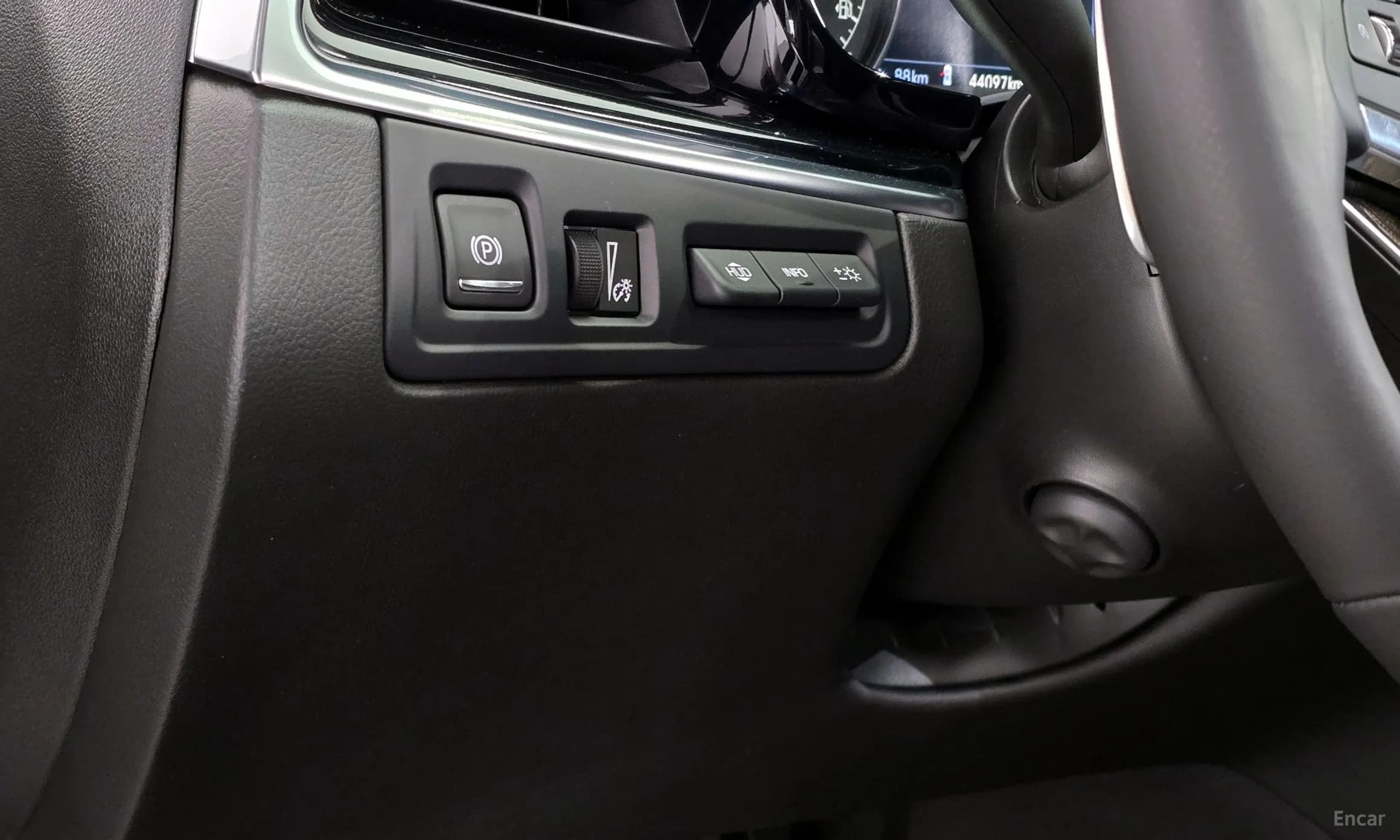 XT6