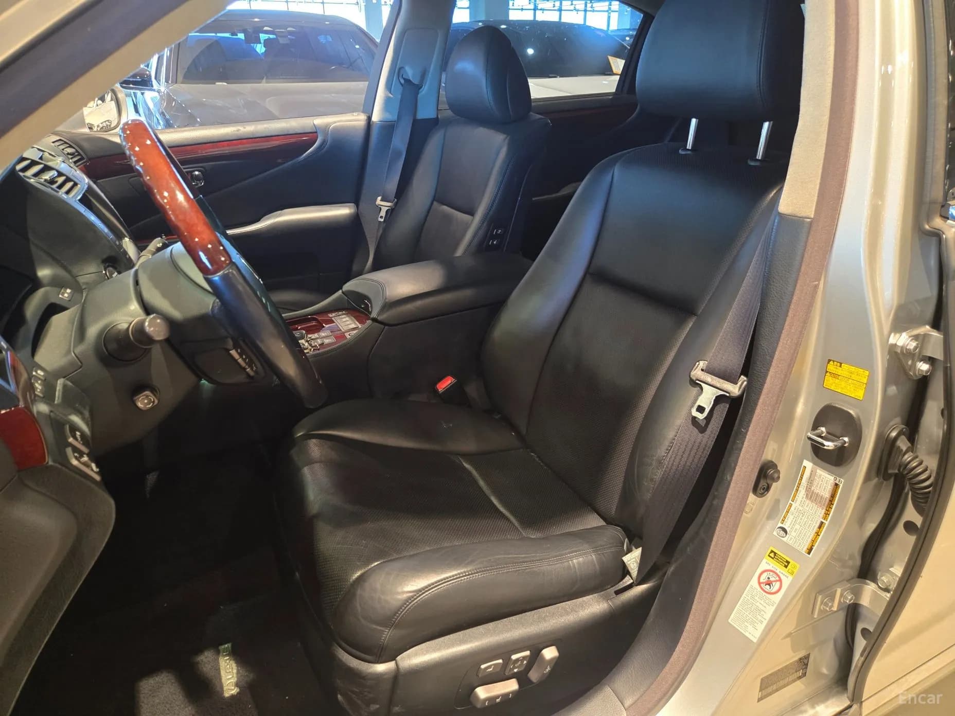 LS460L