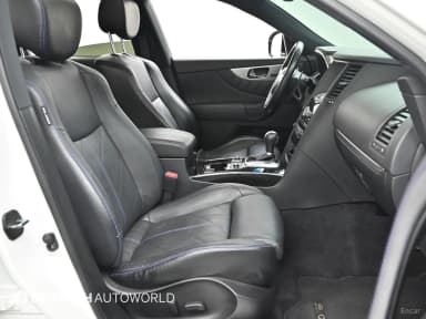 QX70