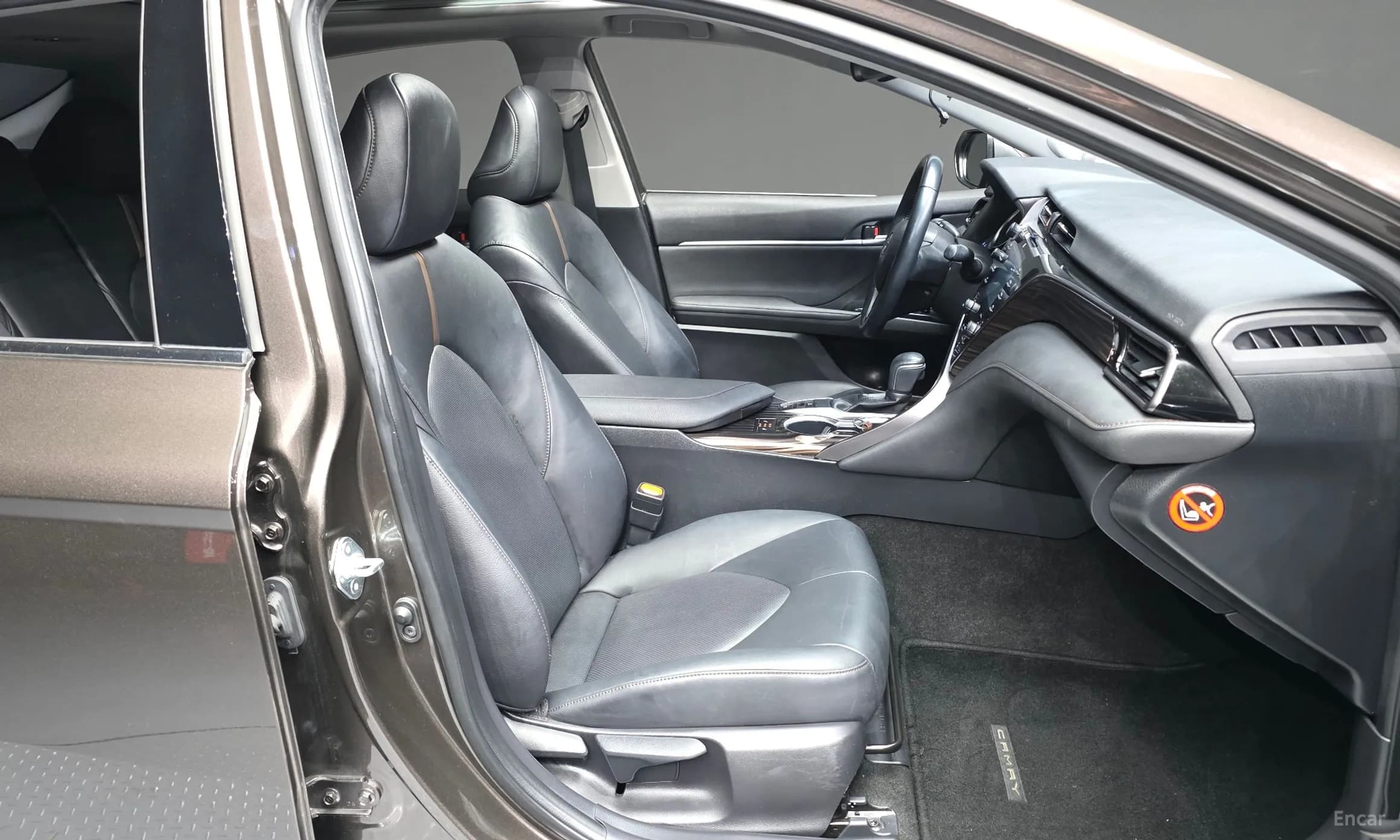 Camry (XV70)