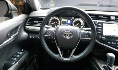 Camry (XV70)
