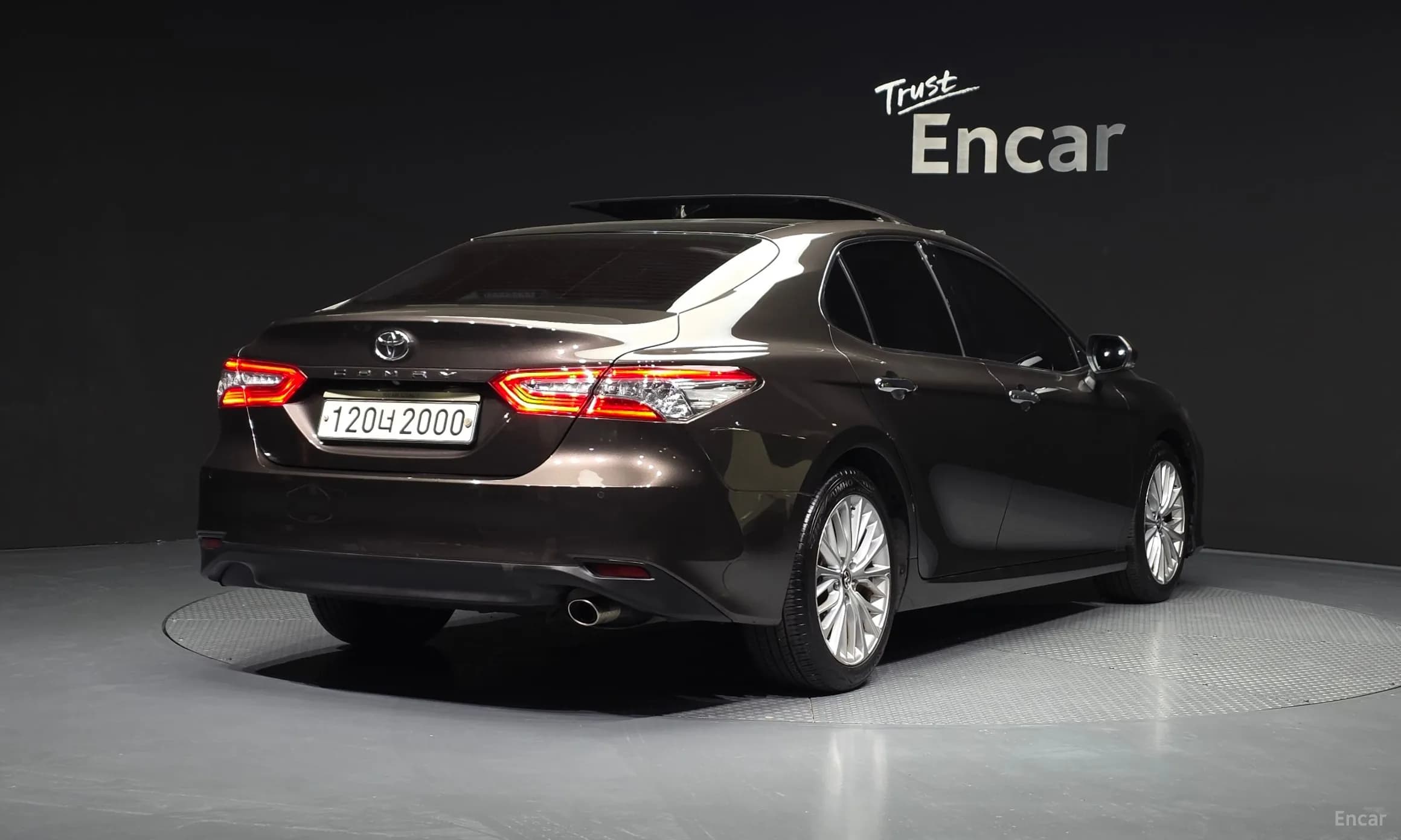 Camry (XV70)