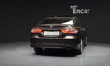 Camry (XV70)