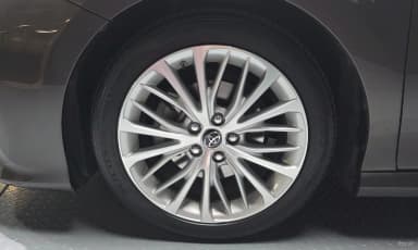Camry (XV70)