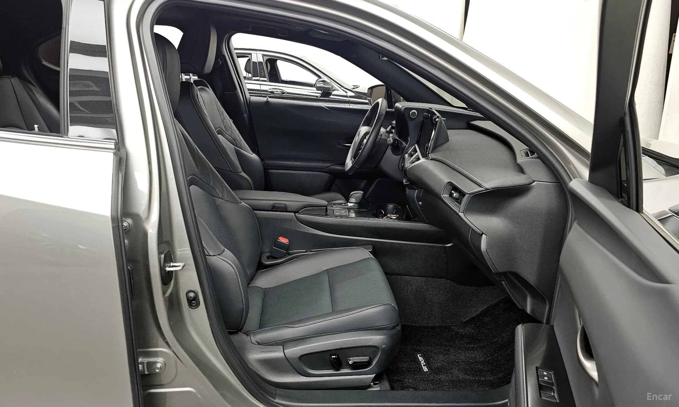UX300h