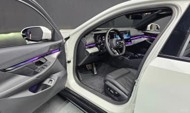 5 Series (G60)