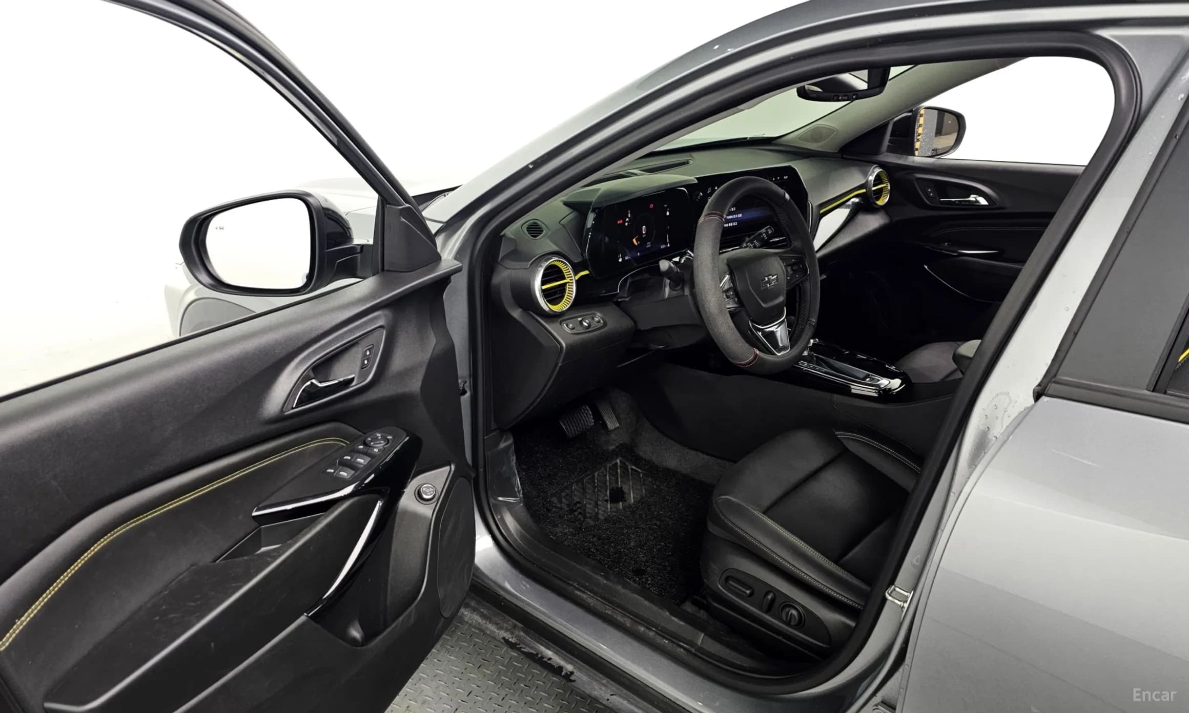 Trax Crossover
