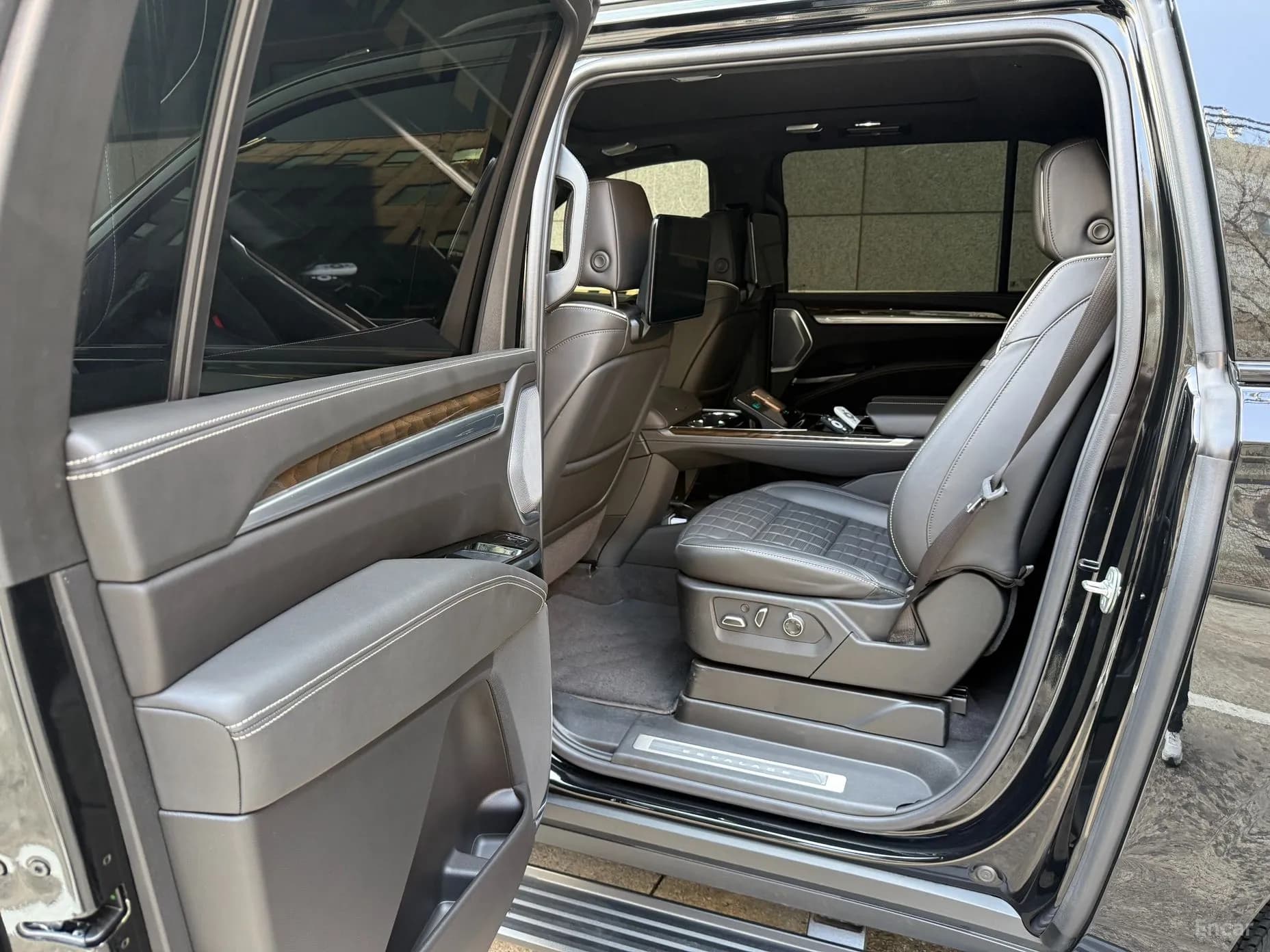Escalade 5th Generation