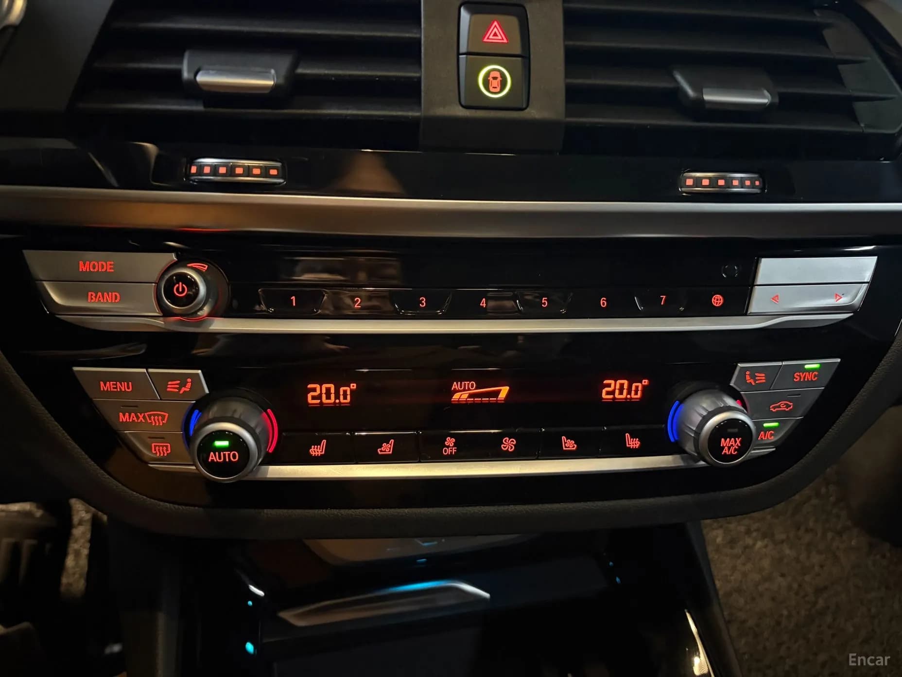 X3 (G01)