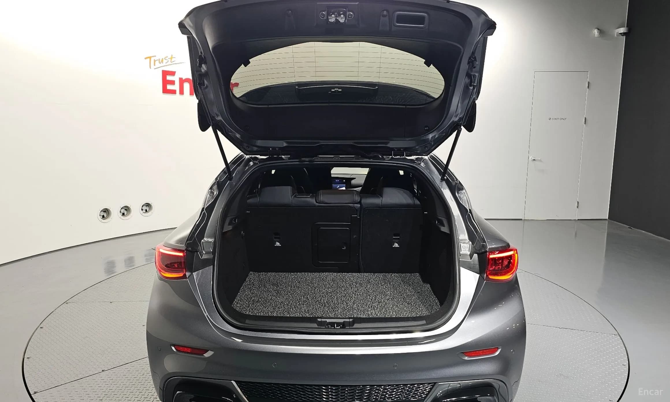 Q30