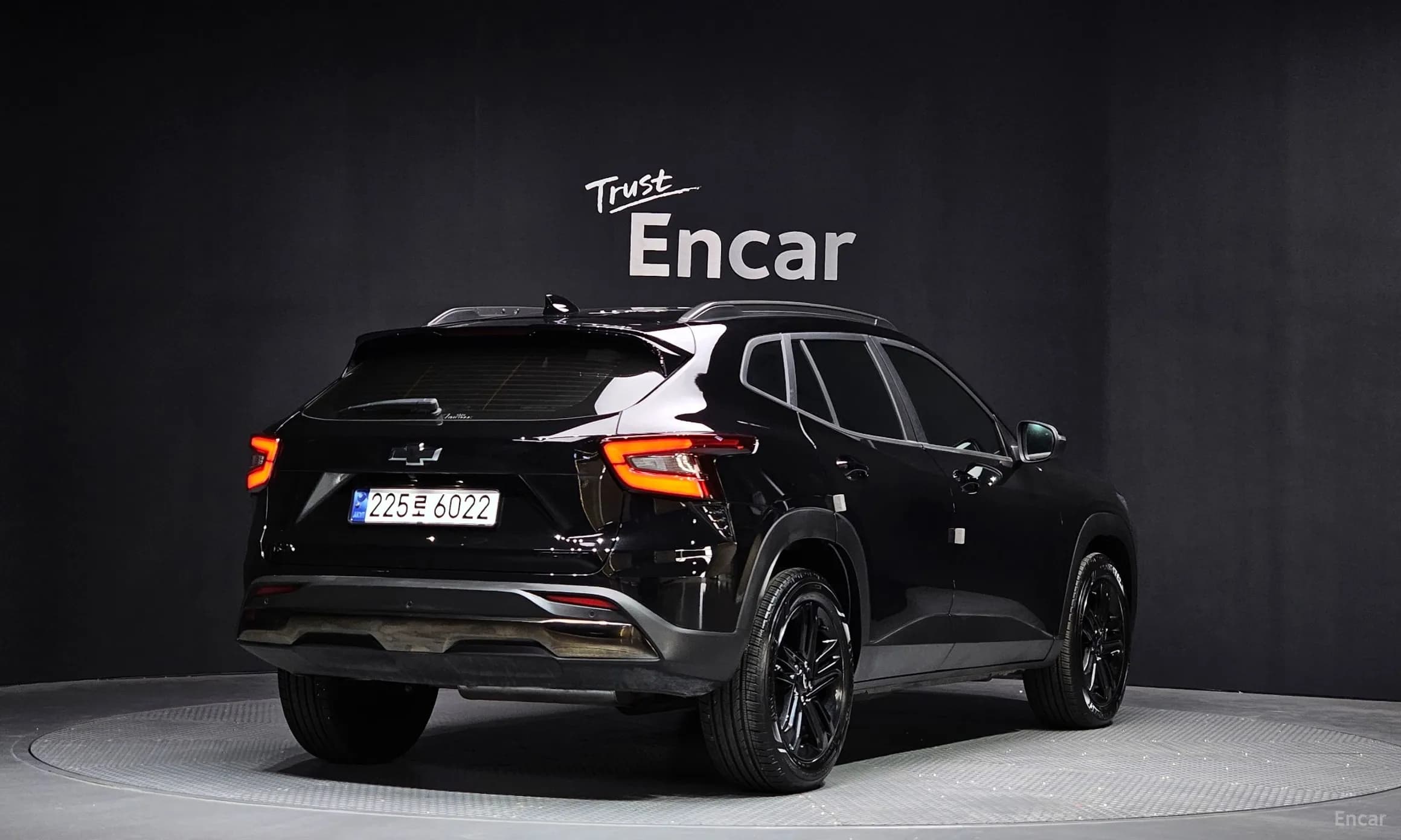 Trax Crossover