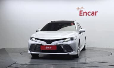 Camry (XV70)