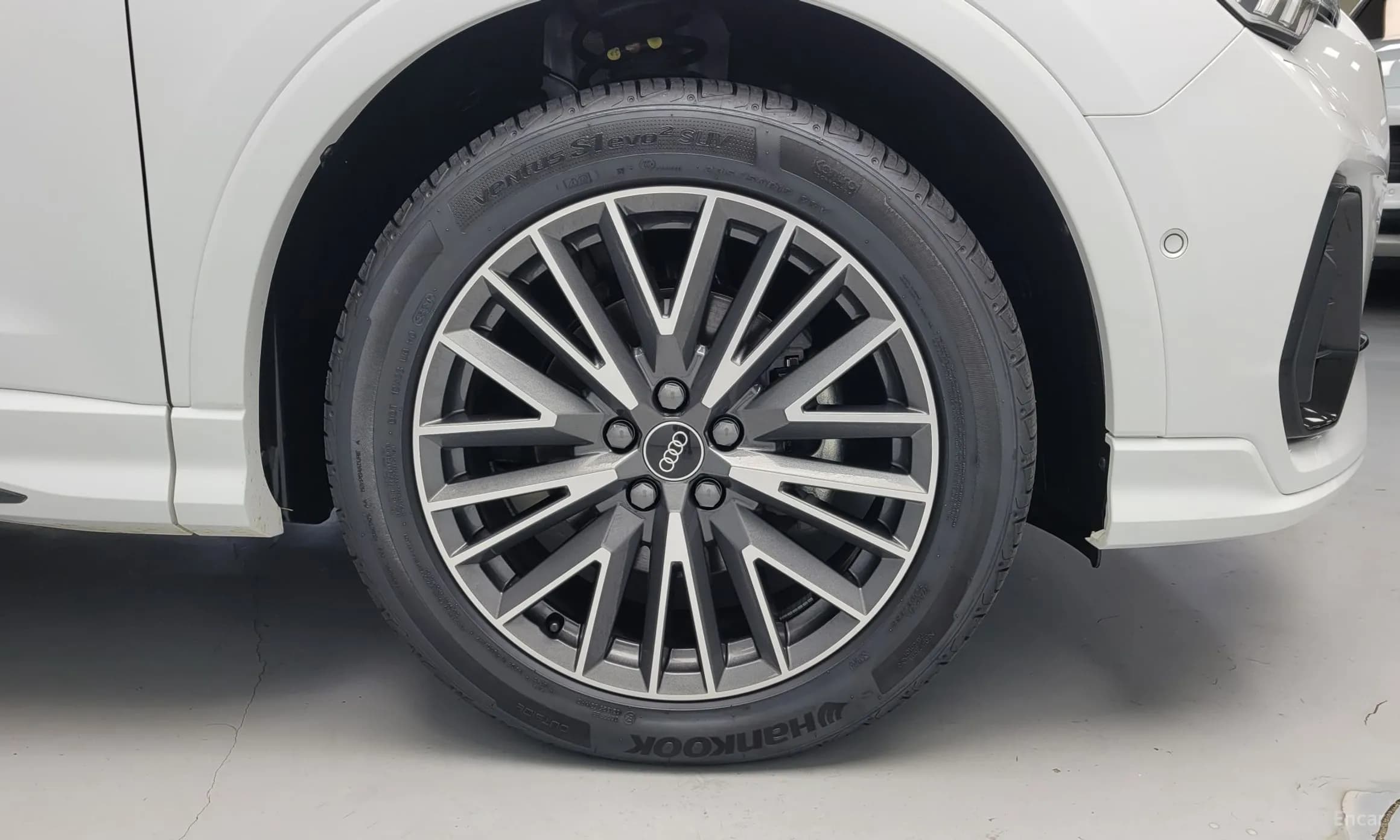 Q3 (F3)