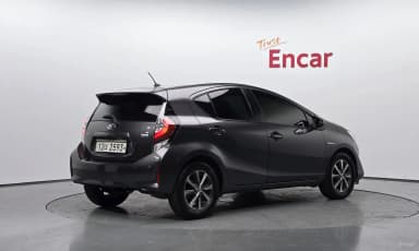 Prius C