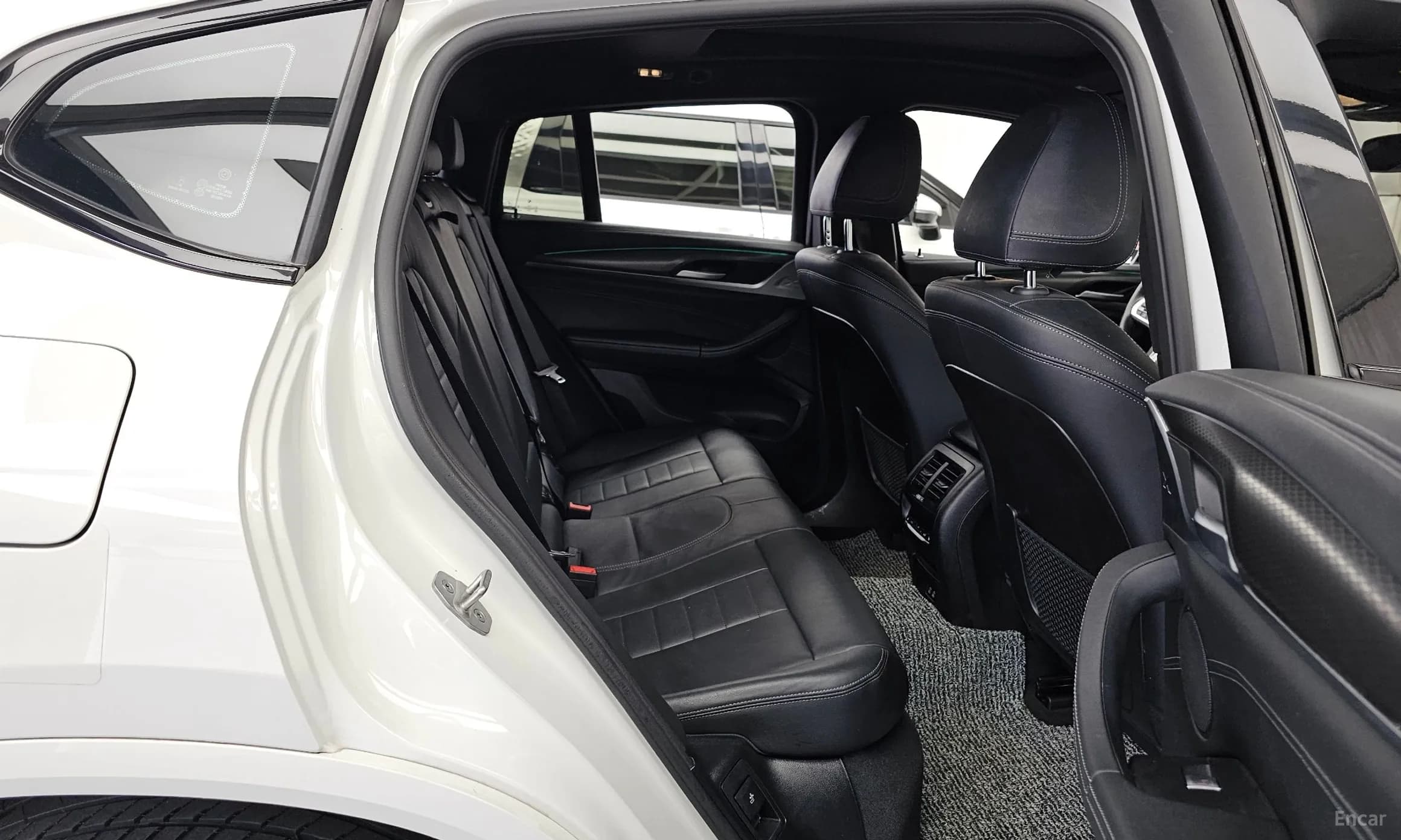 X4 (G02)