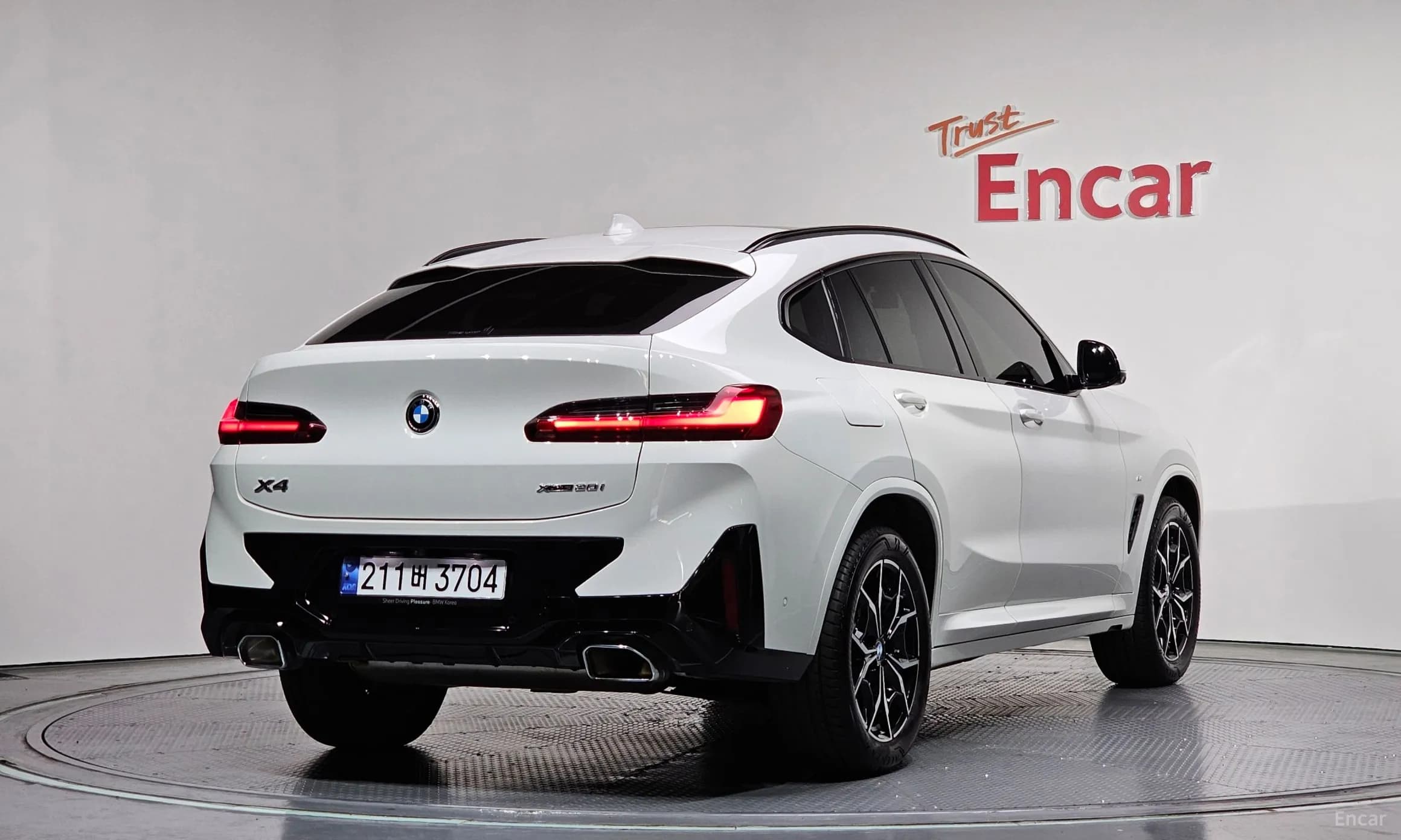 X4 (G02)