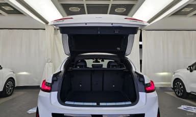 X4 (G02)