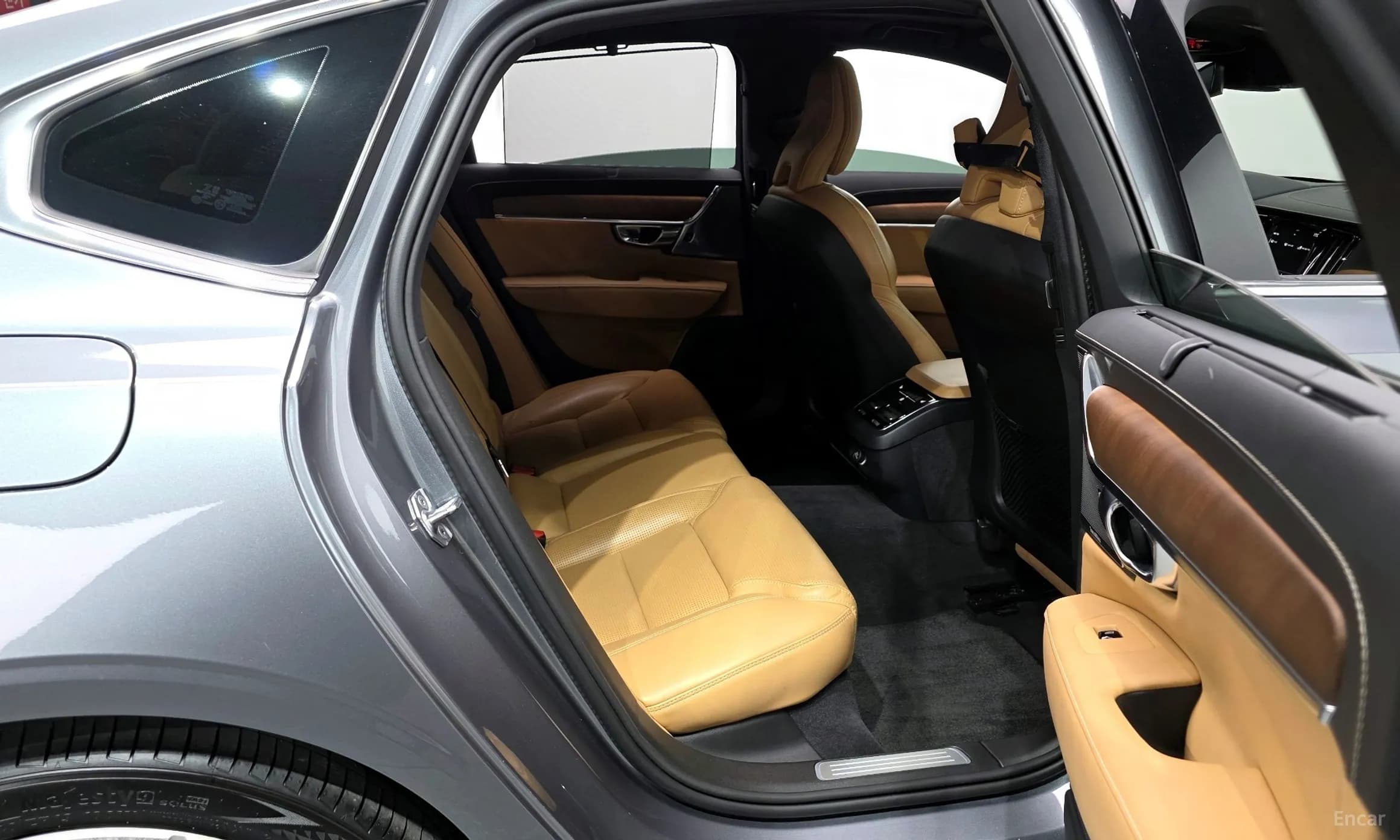 S90