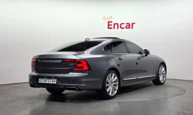 S90
