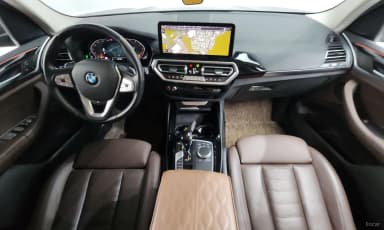 X3 (G01)