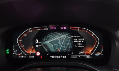 X3 (G01)
