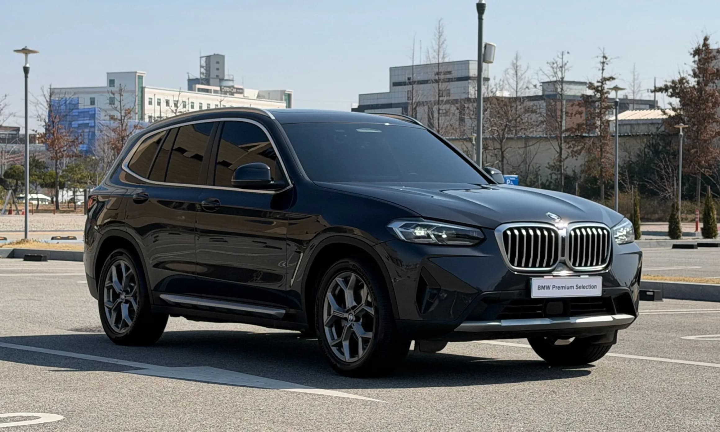 X3 (G01)