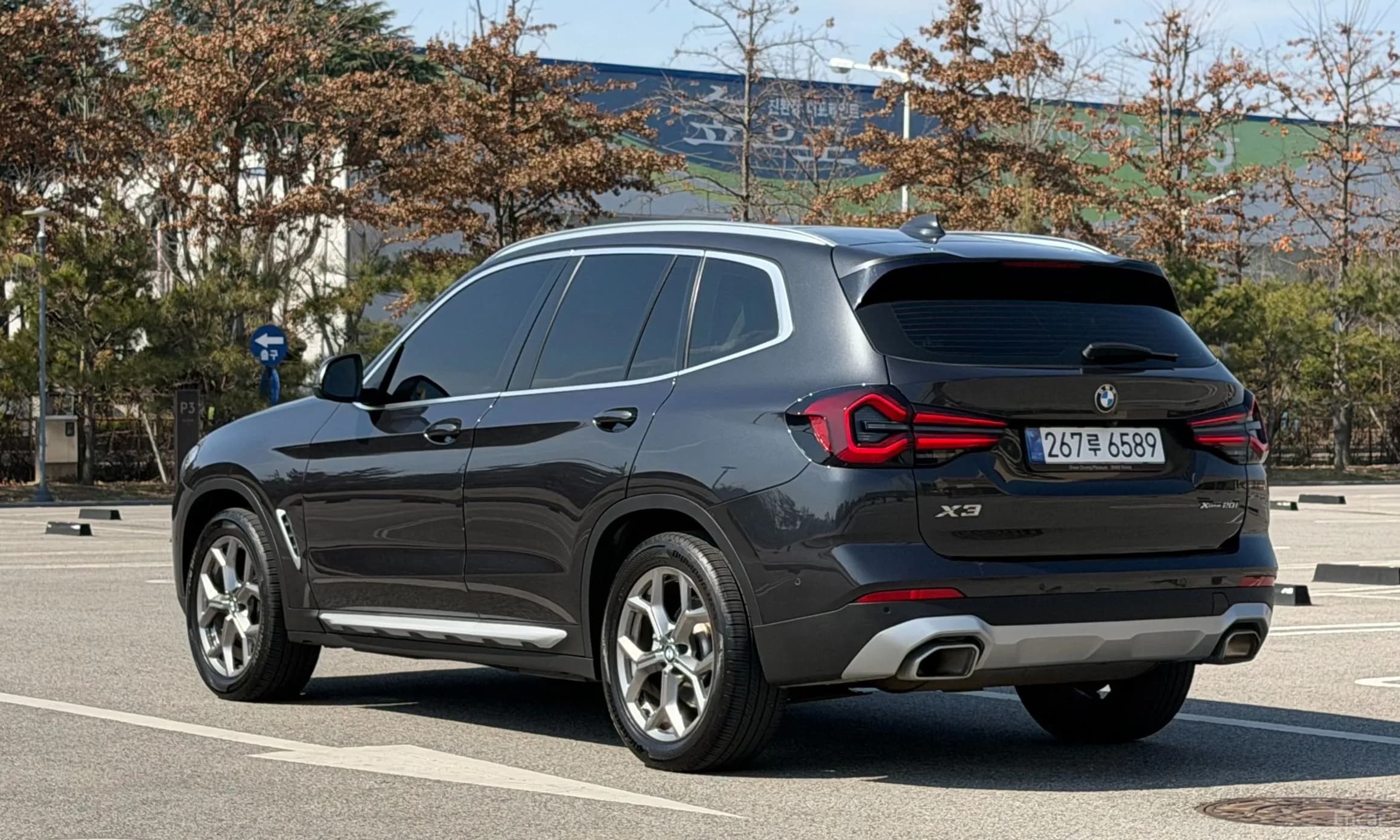 X3 (G01)