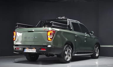 Rexton Sports Khan