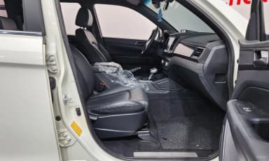 Rexton Sports Khan