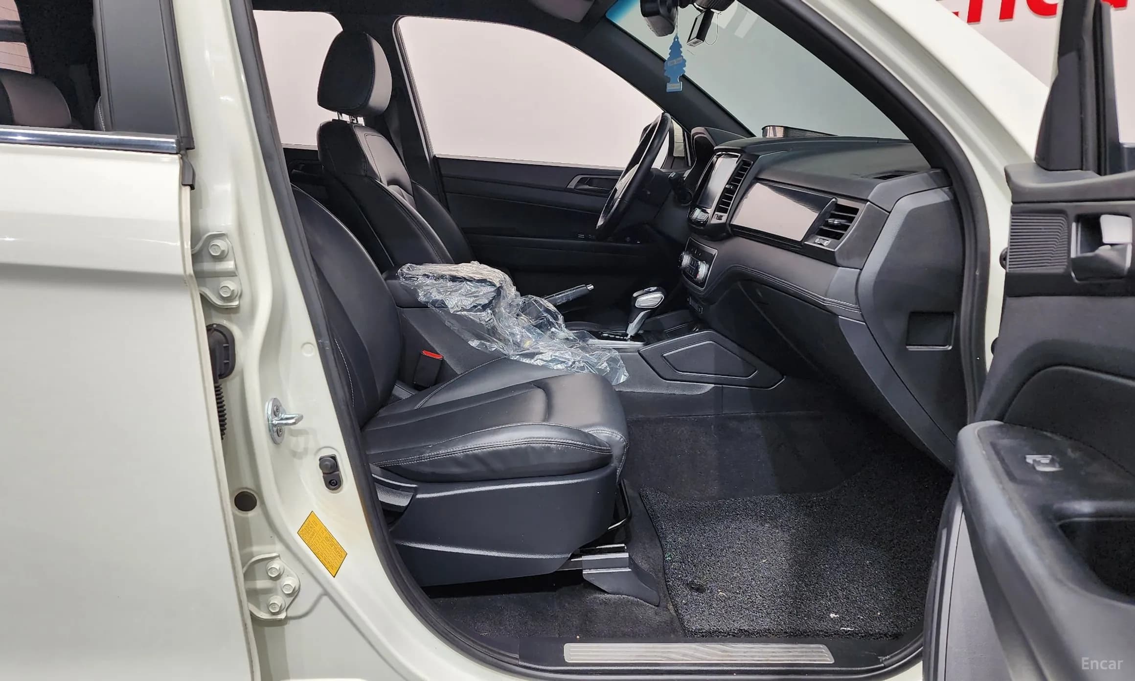 Rexton Sports Khan