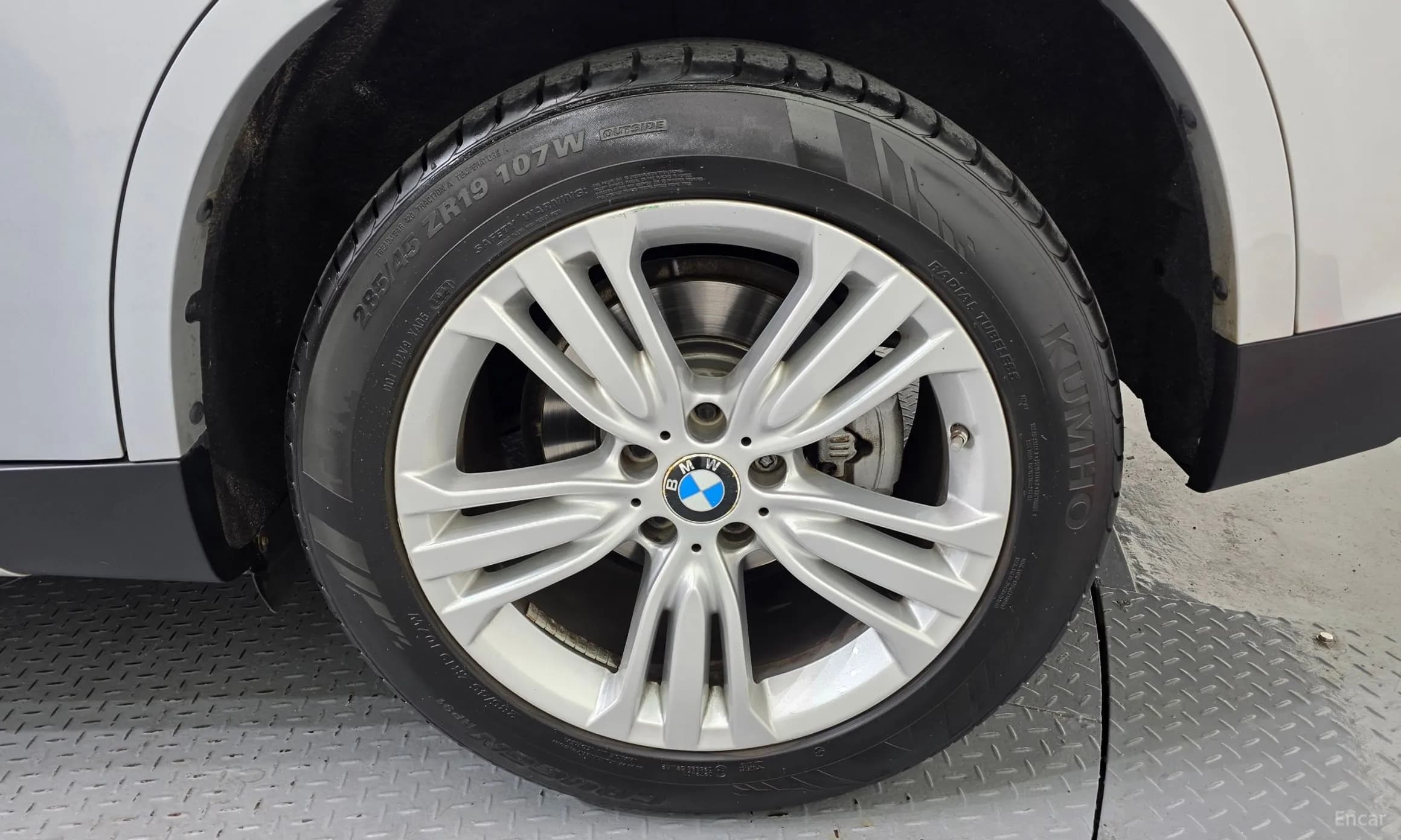 X5 (F15)