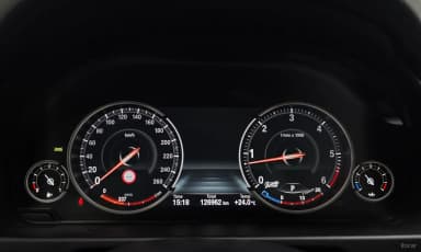 X5 (F15)