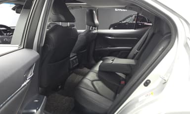 Camry (XV70)