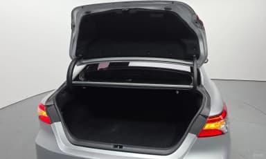 Camry (XV70)