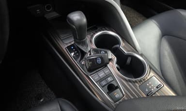 Camry (XV70)