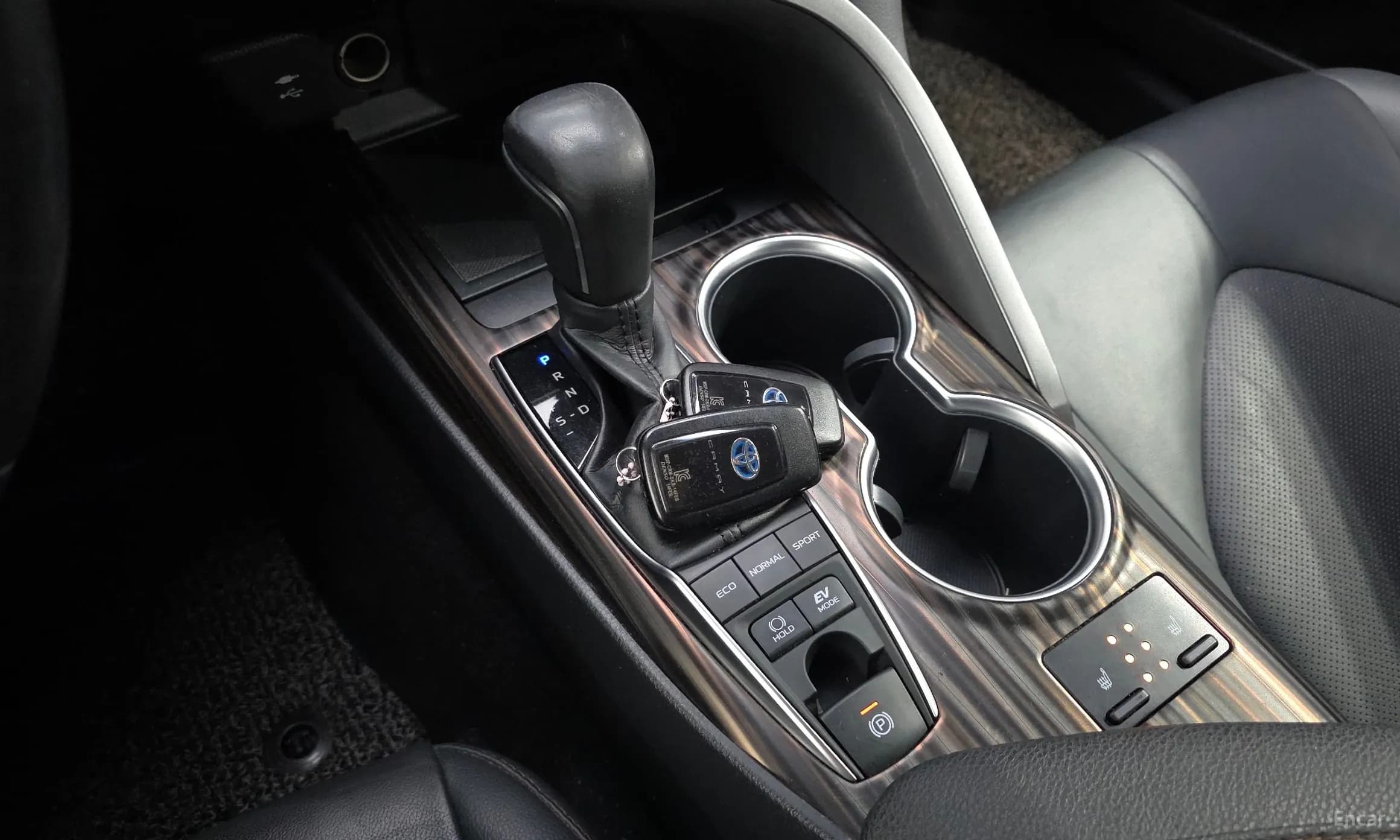 Camry (XV70)