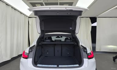 X4 (G02)