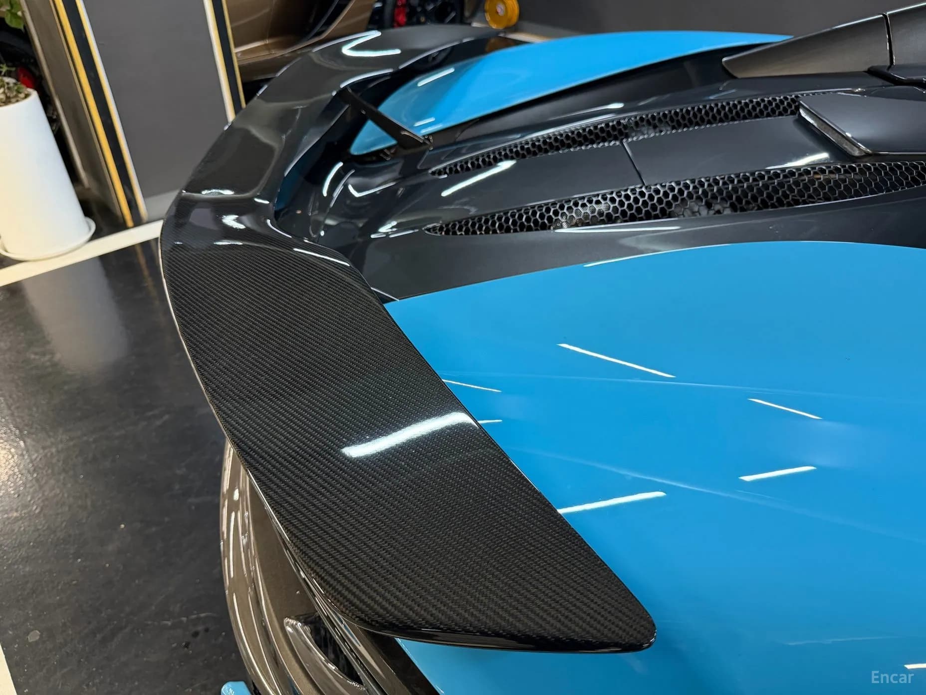 570S