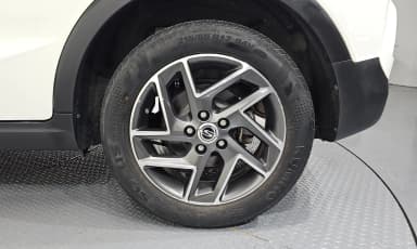 Berry New Tivoli