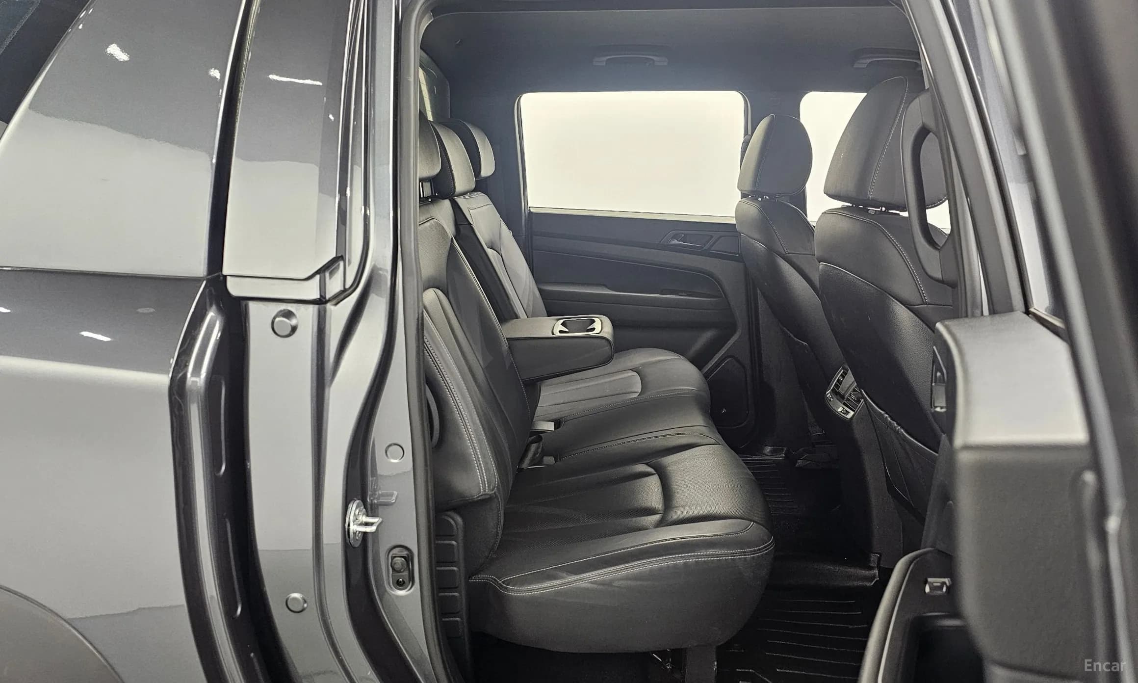 Rexton Sports Khan