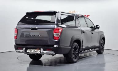 Rexton Sports Khan