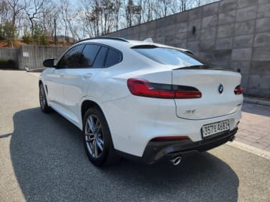 X4 (G02)