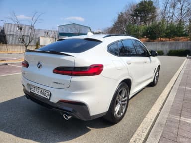X4 (G02)