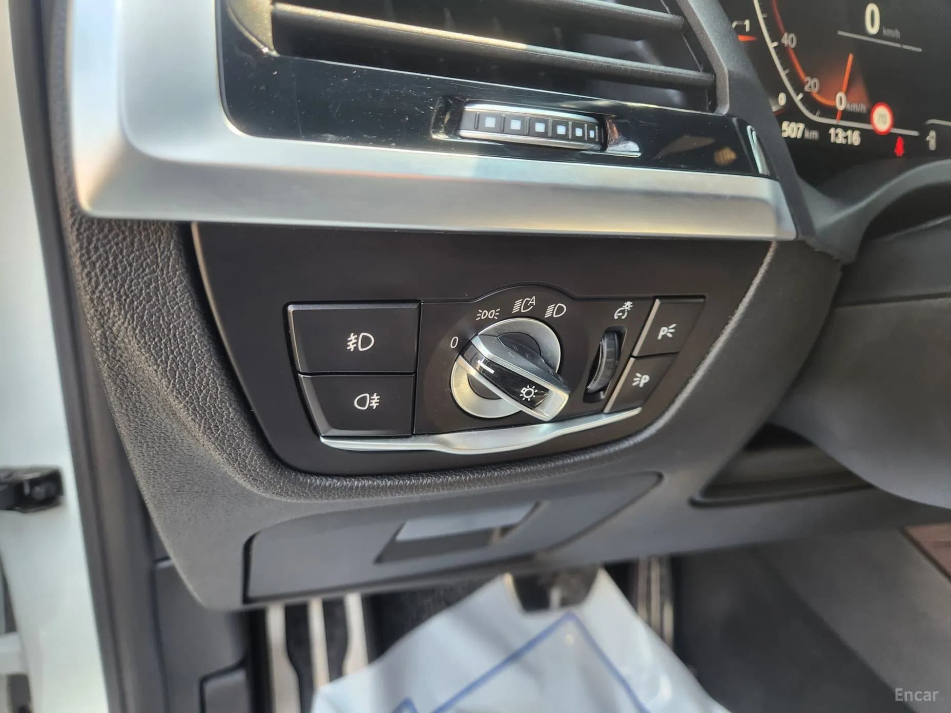 X4 (G02)